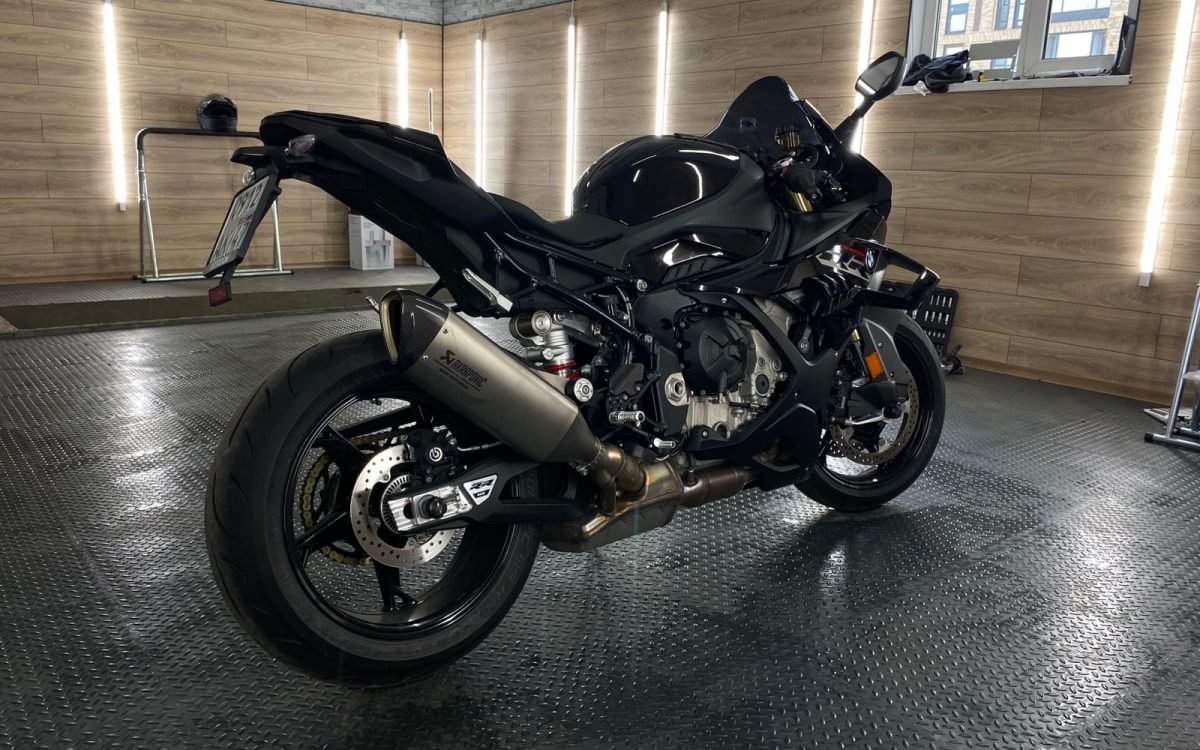 BMW S1000 — Оклейка защитной плёнкой