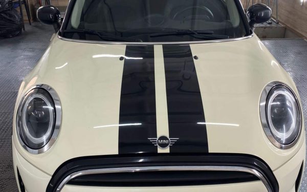 Mini Cooper — Нанесение гоночных полос