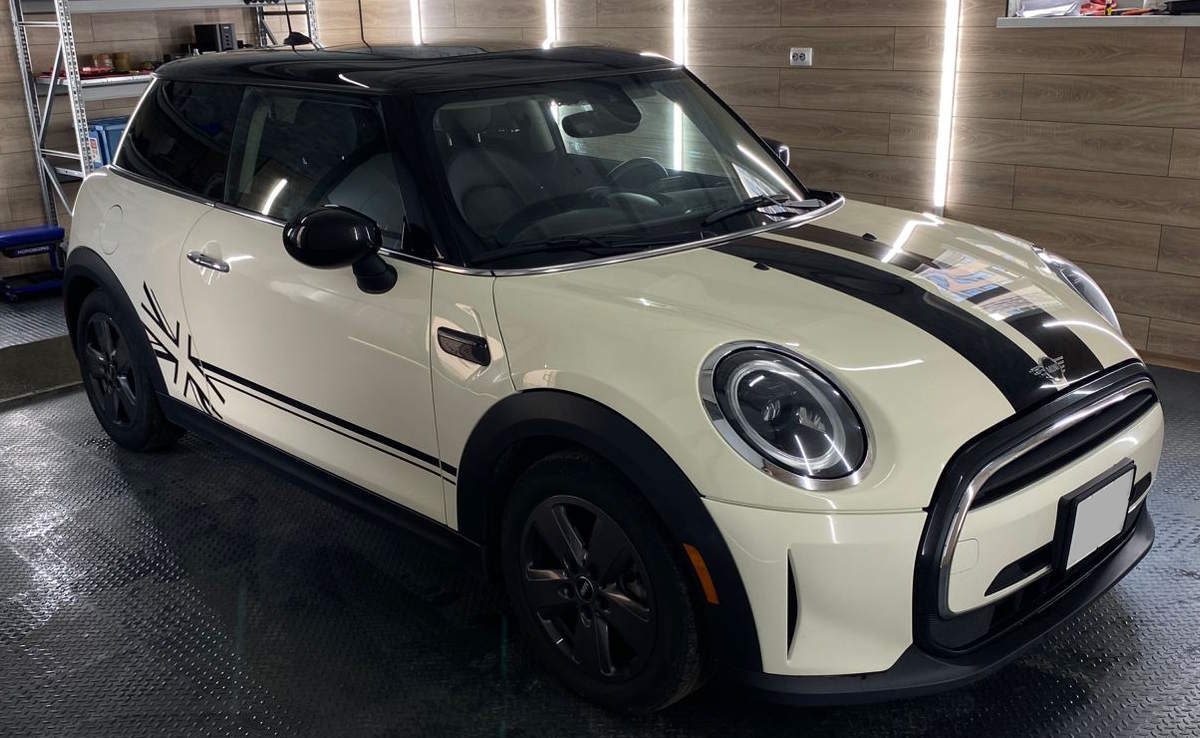 Mini Cooper — Нанесение гоночных полос